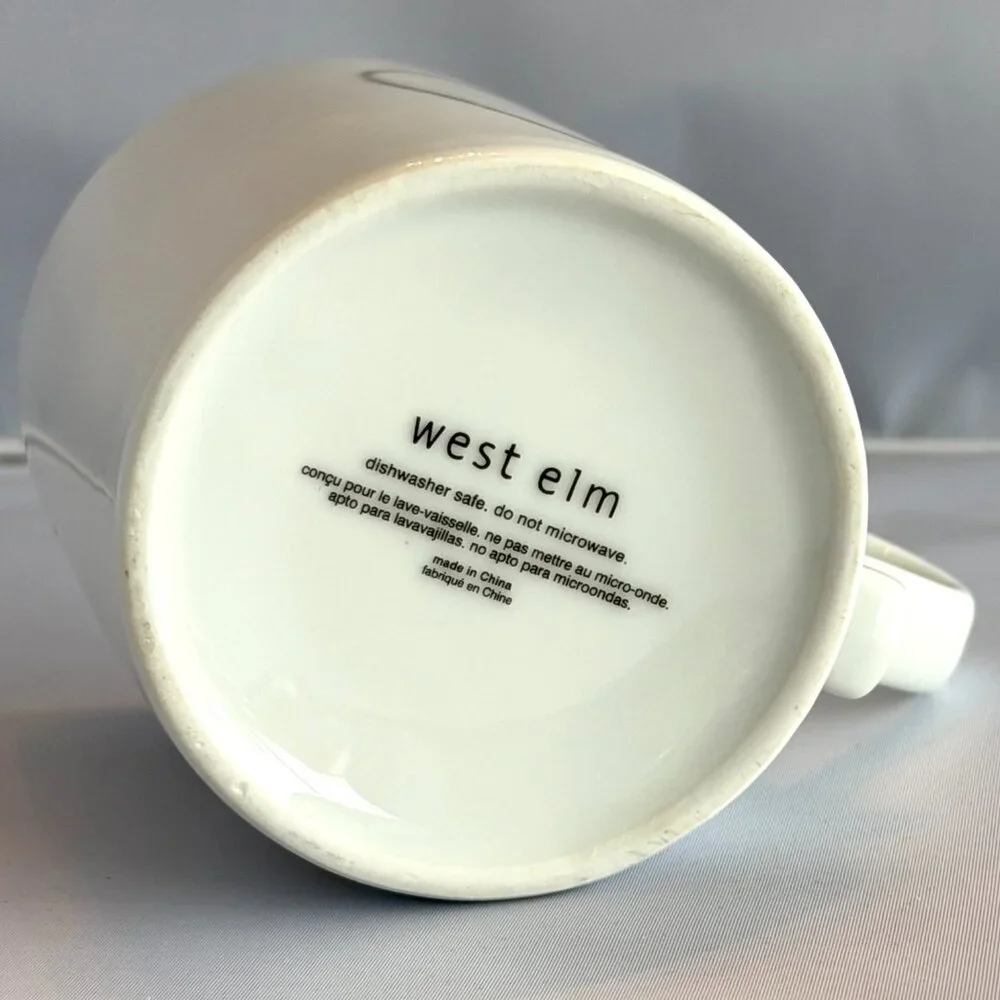 Mug West Elm white porcelain heart mug, gold metallic heart outline